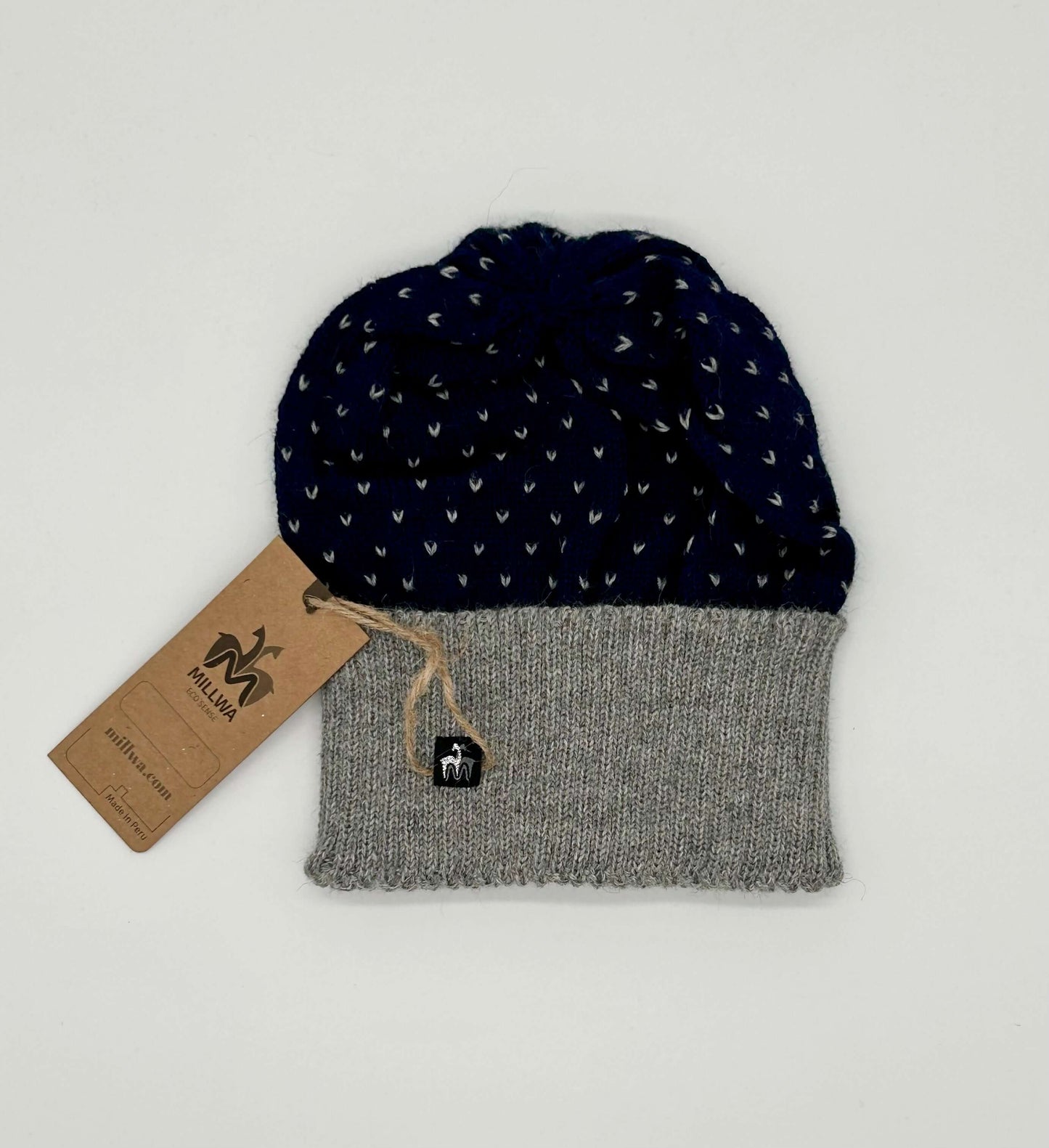 Kuschelweiche Mütze aus 100% Baby-Alpakawolle | Vielfältige Designs in Grau, Weiß, und Navy & Warm durch kalte Tage