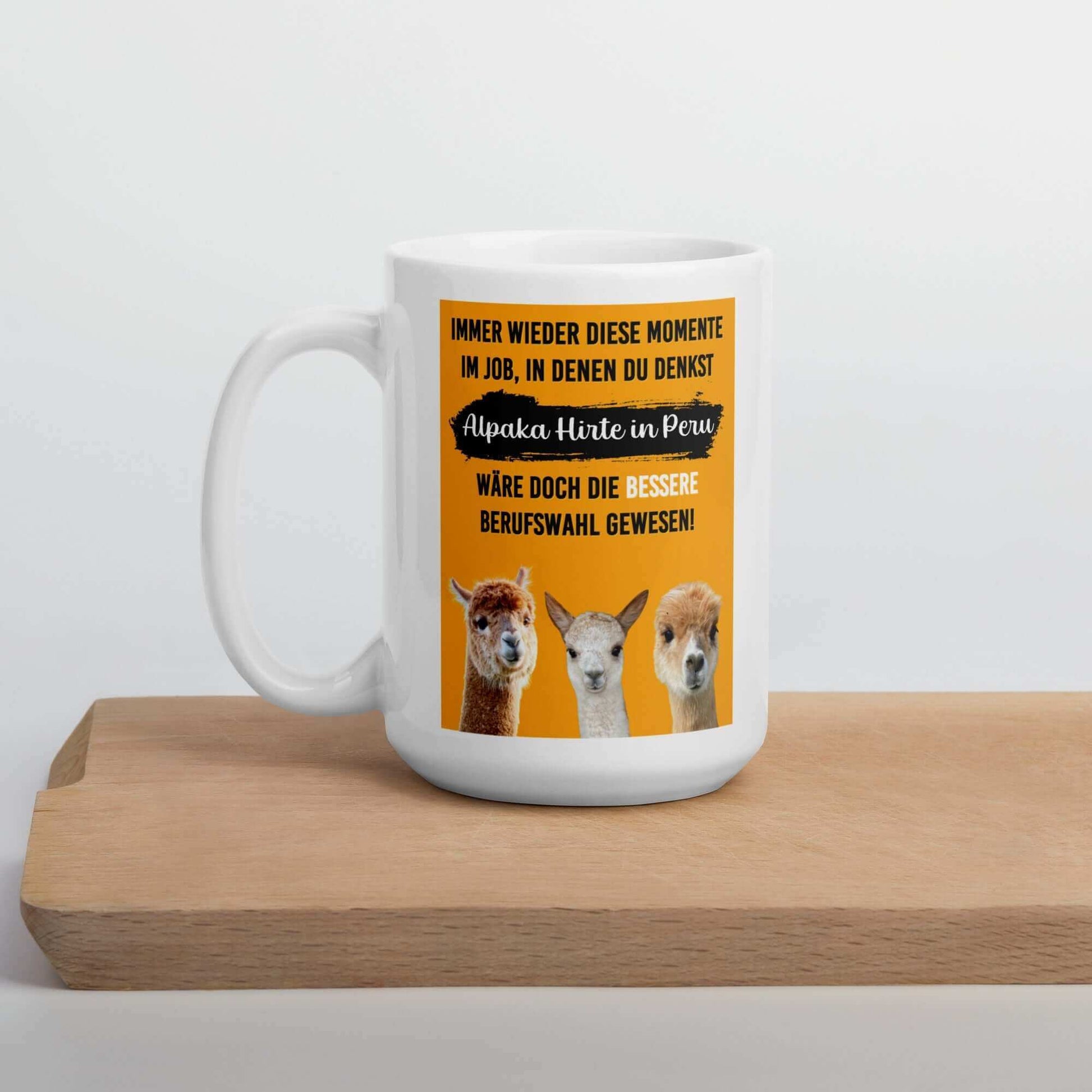 Lustige Alpaka Tasse mit Alpaka Spruch „Immer diese Momente im Job" – direkt im Alpaka Online Shop kaufen